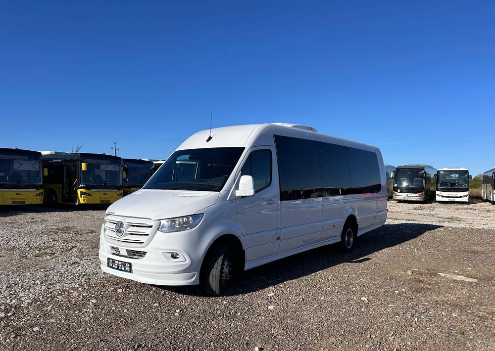 Mercedes-Benz Sprinter 517 - Minibusz, Kisbusz: 2 kép. Mercedes-Benz Sprinter 517 - Minibusz, Kisbusz: 2 kép.