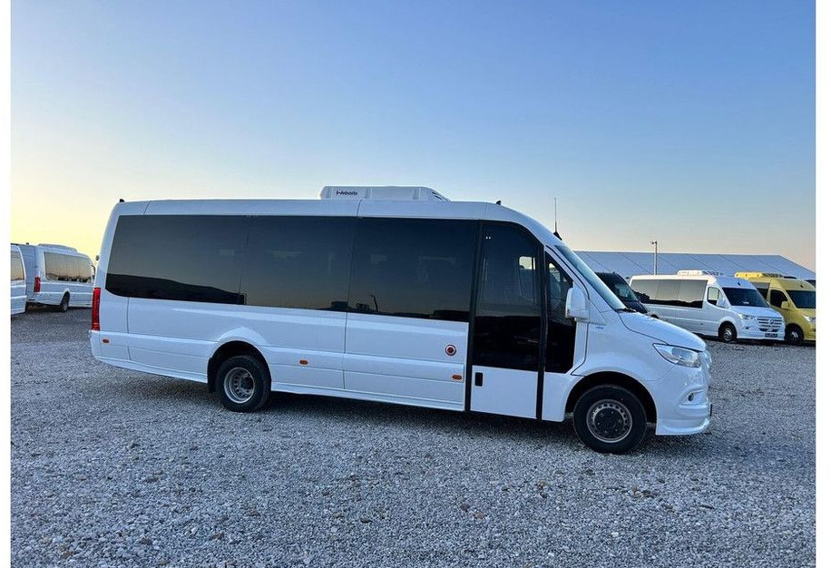 Mercedes-Benz Sprinter 517 - Minibusz, Kisbusz: 2 kép. Mercedes-Benz Sprinter 517 - Minibusz, Kisbusz: 2 kép.