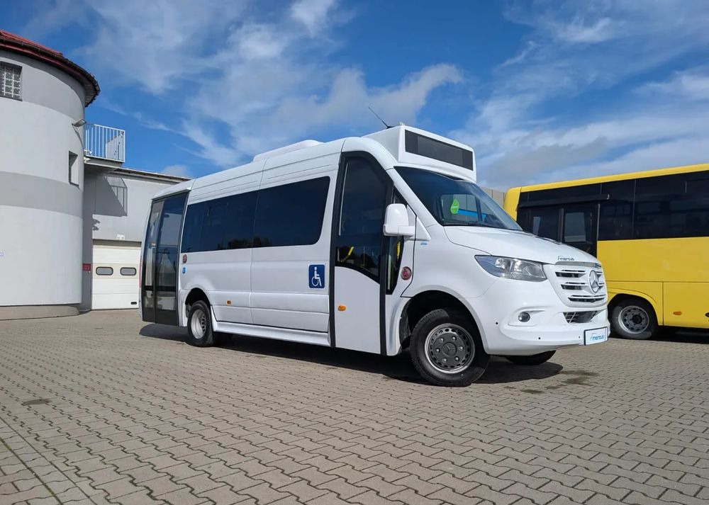 Mercedes-Benz Sprinter 517 - Városi busz: 2 kép. Mercedes-Benz Sprinter 517 - Városi busz: 2 kép.