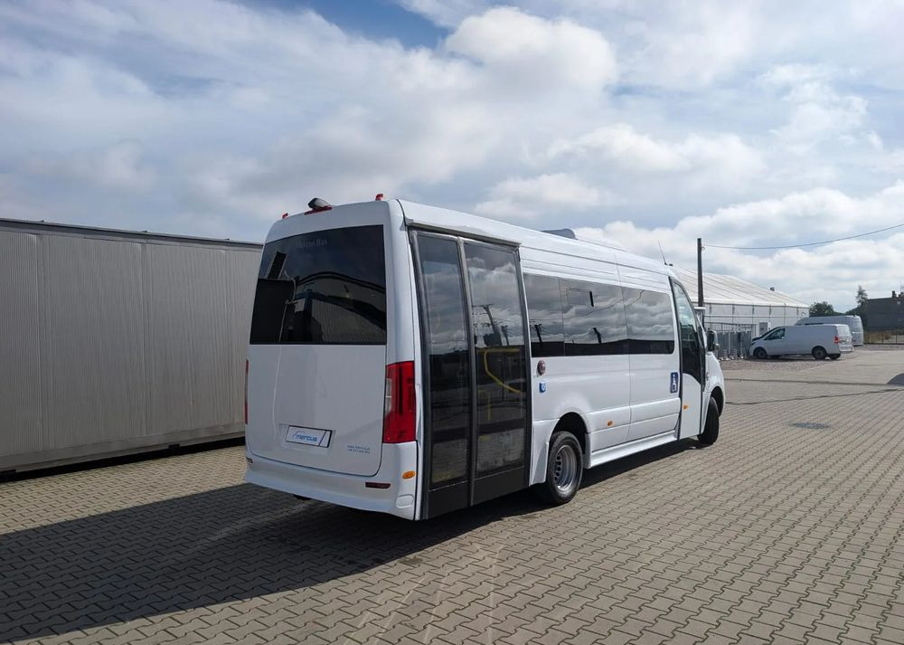Mercedes-Benz Sprinter 517 - Városi busz: 4 kép. Mercedes-Benz Sprinter 517 - Városi busz: 4 kép.