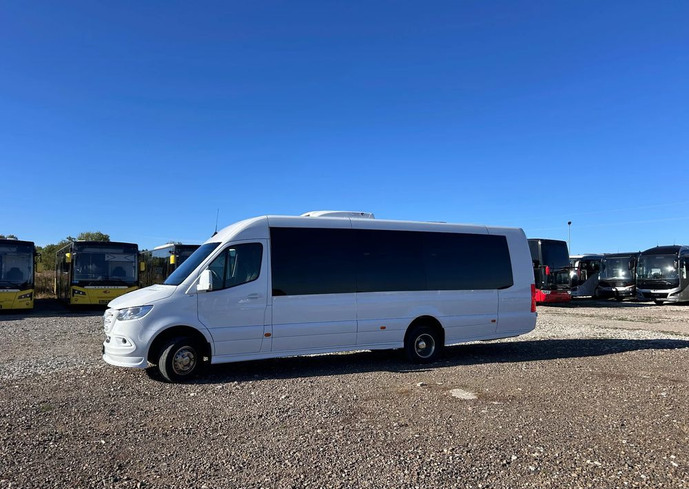 Mercedes-Benz Sprinter 517 - Minibusz, Kisbusz: 3 kép. Mercedes-Benz Sprinter 517 - Minibusz, Kisbusz: 3 kép.