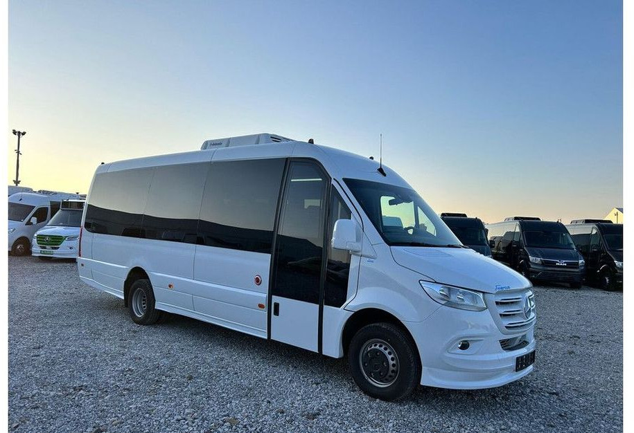 Mercedes-Benz Sprinter 517 - Minibusz, Kisbusz: 1 kép. Mercedes-Benz Sprinter 517 - Minibusz, Kisbusz: 1 kép.