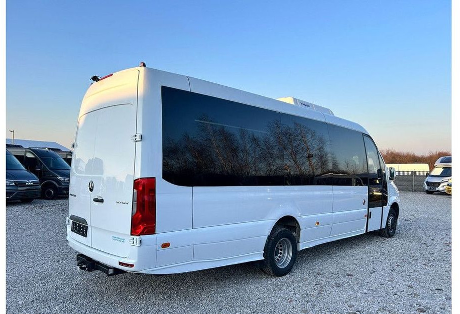 Mercedes-Benz Sprinter 517 - Minibusz, Kisbusz: 3 kép. Mercedes-Benz Sprinter 517 - Minibusz, Kisbusz: 3 kép.