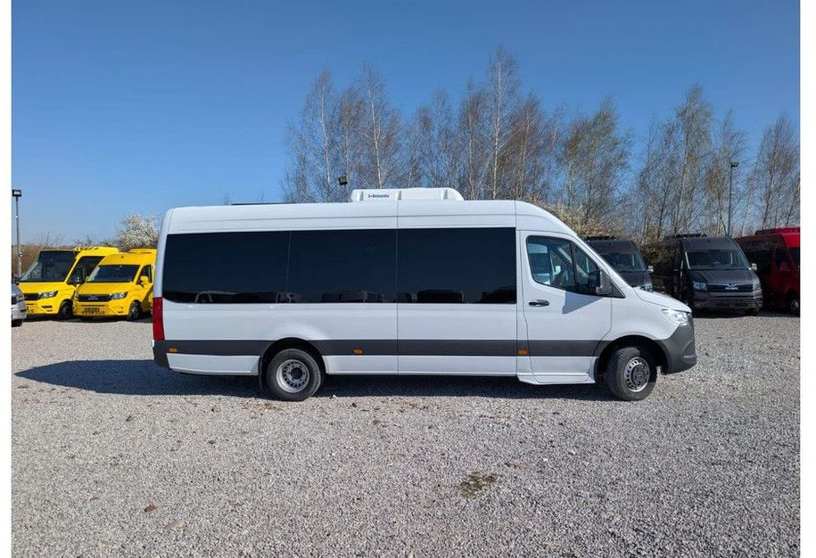 Mercedes-Benz Sprinter 517 - Minibusz, Kisbusz: 3 kép. Mercedes-Benz Sprinter 517 - Minibusz, Kisbusz: 3 kép.