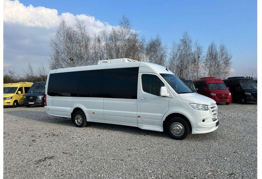 Mercedes-Benz Sprinter 517 - Minibusz, Kisbusz: 2 kép. Mercedes-Benz Sprinter 517 - Minibusz, Kisbusz: 2 kép.