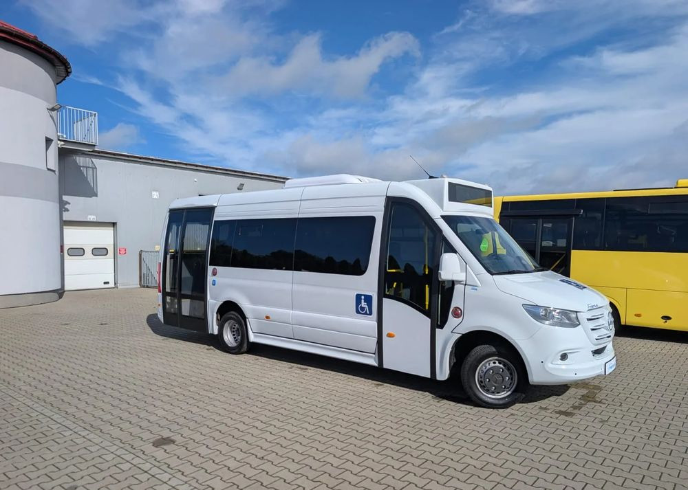 Mercedes-Benz Sprinter 517 - Városi busz: 3 kép. Mercedes-Benz Sprinter 517 - Városi busz: 3 kép.