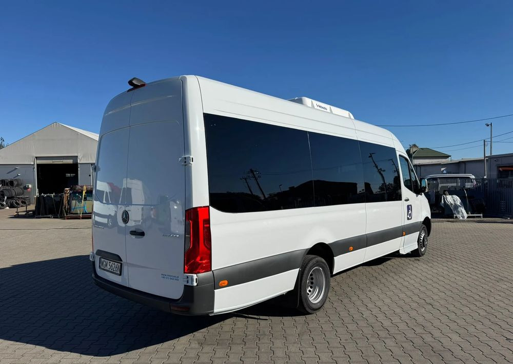 Mercedes-Benz Sprinter 517 - Minibusz, Kisbusz: 4 kép. Mercedes-Benz Sprinter 517 - Minibusz, Kisbusz: 4 kép.