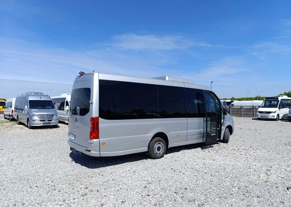 Mercedes-Benz Sprinter 517 - Minibusz, Kisbusz: 4 kép. Mercedes-Benz Sprinter 517 - Minibusz, Kisbusz: 4 kép.
