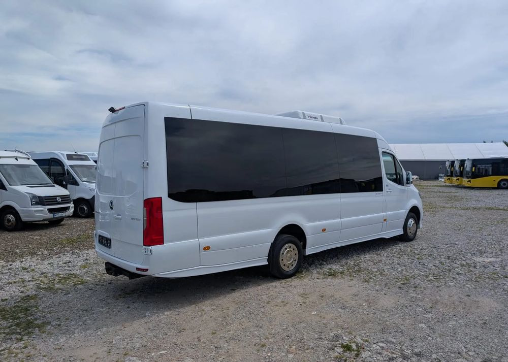 Mercedes-Benz Sprinter 517 - Minibusz, Kisbusz: 4 kép. Mercedes-Benz Sprinter 517 - Minibusz, Kisbusz: 4 kép.