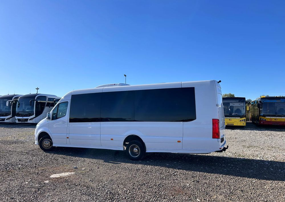 Mercedes-Benz Sprinter 517 - Minibusz, Kisbusz: 4 kép. Mercedes-Benz Sprinter 517 - Minibusz, Kisbusz: 4 kép.