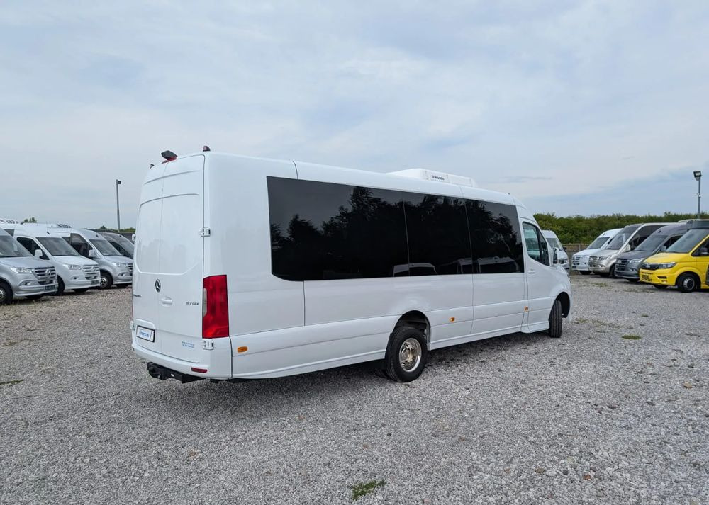 Mercedes-Benz Sprinter 517 - Minibusz, Kisbusz: 4 kép. Mercedes-Benz Sprinter 517 - Minibusz, Kisbusz: 4 kép.