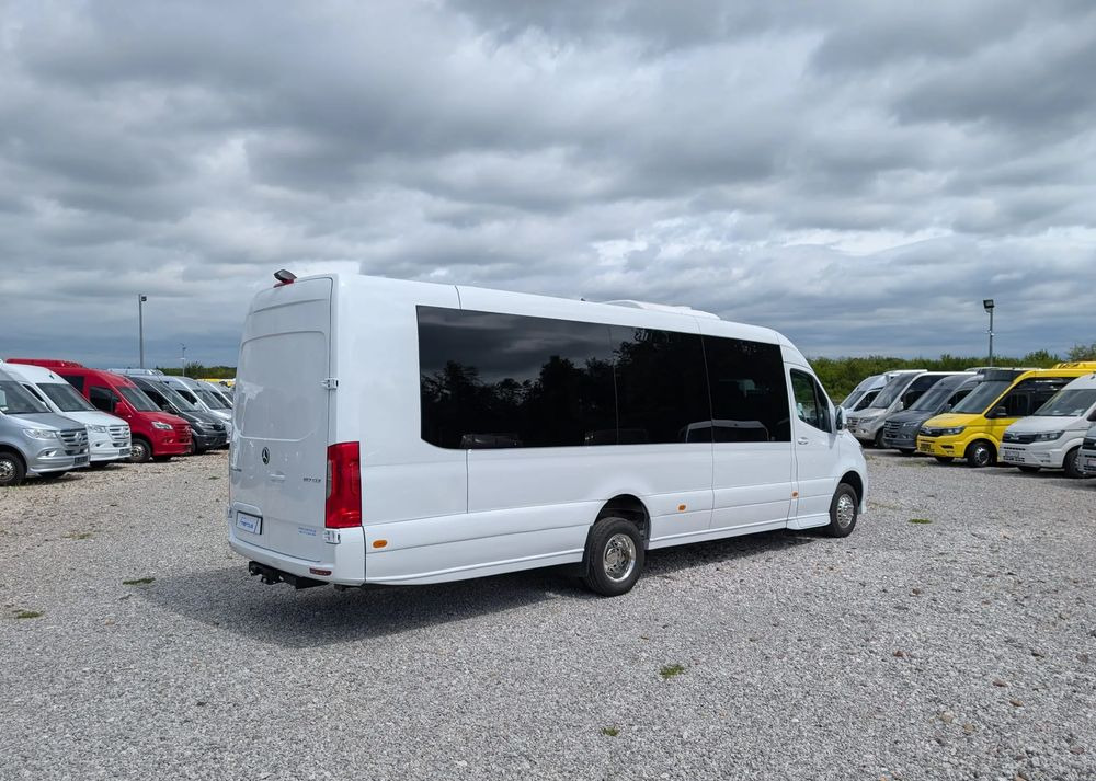 Mercedes-Benz Sprinter 517 - Minibusz, Kisbusz: 4 kép. Mercedes-Benz Sprinter 517 - Minibusz, Kisbusz: 4 kép.