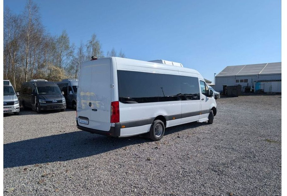 Mercedes-Benz Sprinter 517 - Minibusz, Kisbusz: 4 kép. Mercedes-Benz Sprinter 517 - Minibusz, Kisbusz: 4 kép.
