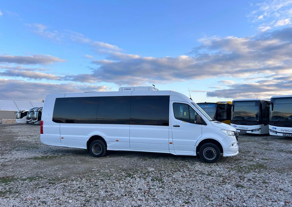 Mercedes-Benz Sprinter 517 - Minibusz, Kisbusz: 3 kép. Mercedes-Benz Sprinter 517 - Minibusz, Kisbusz: 3 kép.
