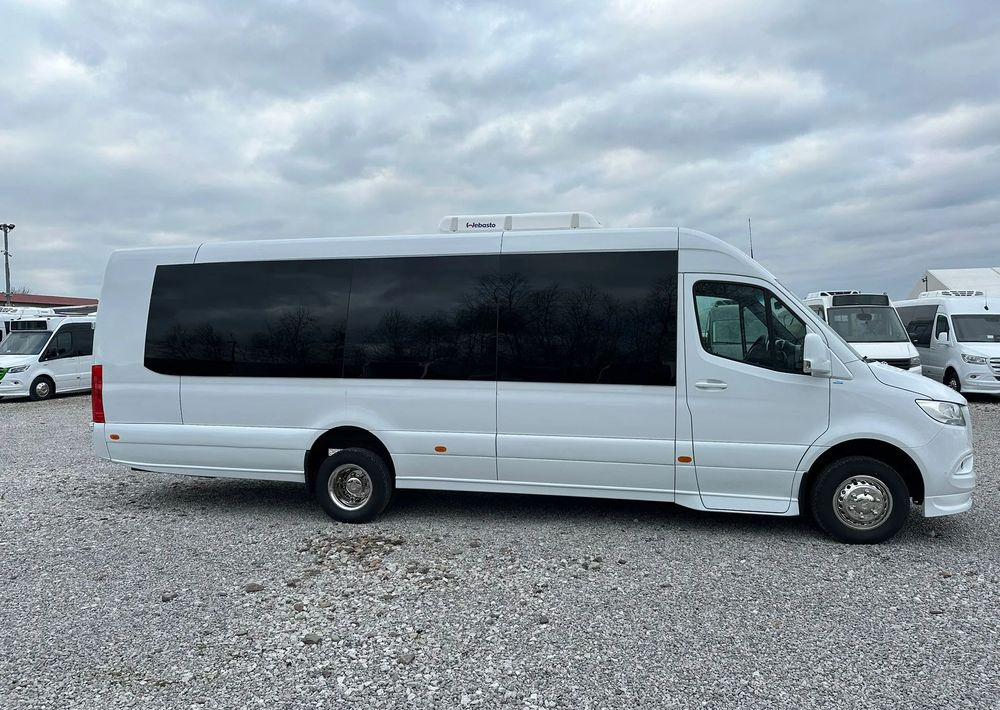 Mercedes-Benz Sprinter 517 - Minibusz, Kisbusz: 2 kép. Mercedes-Benz Sprinter 517 - Minibusz, Kisbusz: 2 kép.