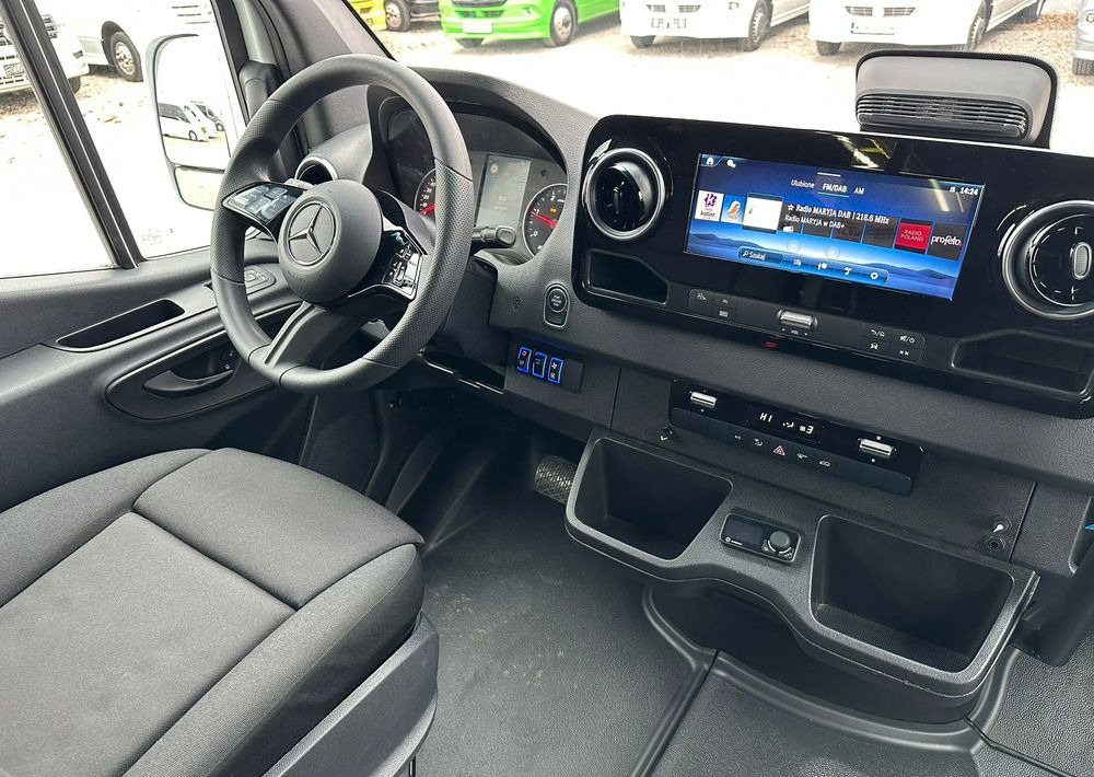 Új Minibusz, Kisbusz Mercedes-Benz Sprinter 517: 20 kép.