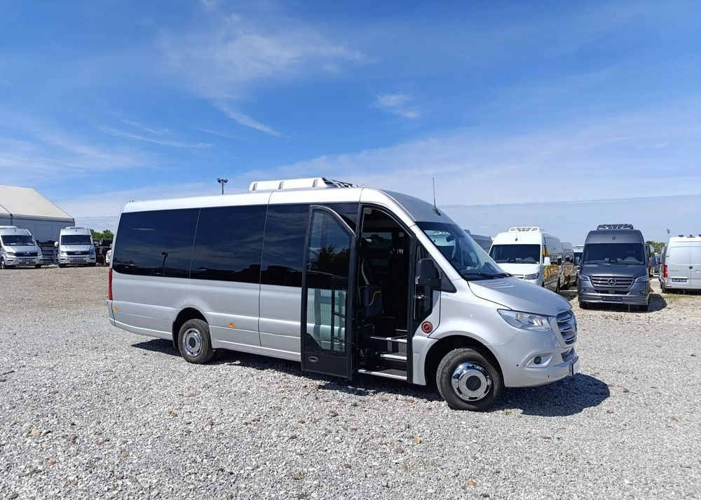 Mercedes-Benz Sprinter 517 - Minibusz, Kisbusz: 2 kép. Mercedes-Benz Sprinter 517 - Minibusz, Kisbusz: 2 kép.