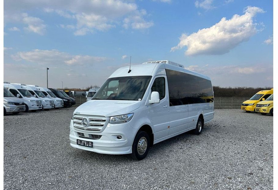 Mercedes-Benz Sprinter 517 - Minibusz, Kisbusz: 3 kép. Mercedes-Benz Sprinter 517 - Minibusz, Kisbusz: 3 kép.