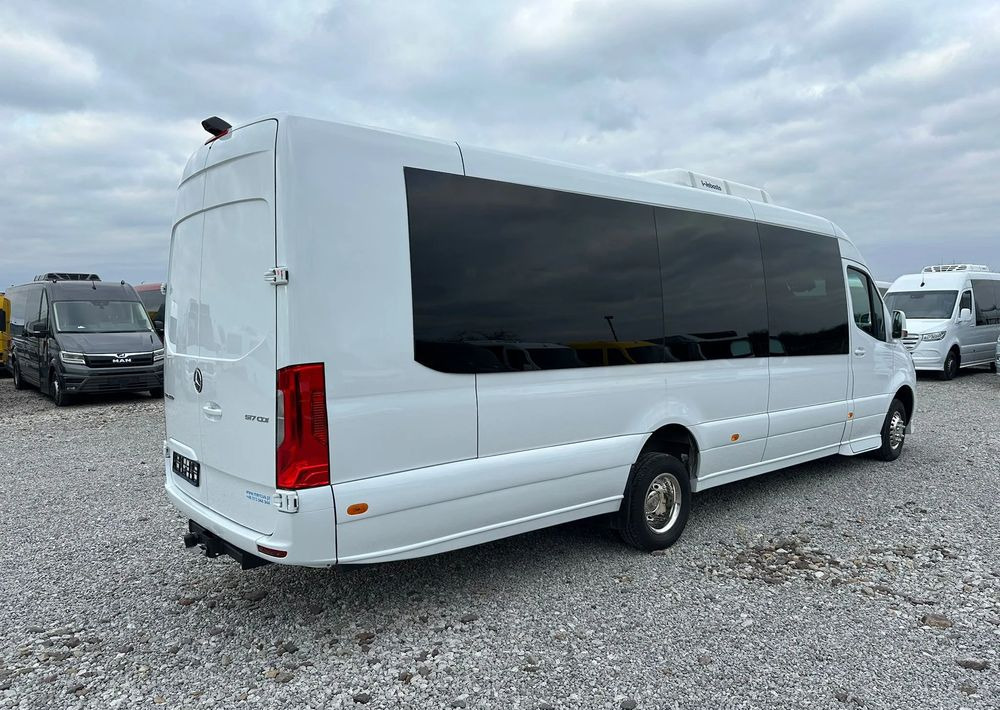 Mercedes-Benz Sprinter 517 - Minibusz, Kisbusz: 3 kép. Mercedes-Benz Sprinter 517 - Minibusz, Kisbusz: 3 kép.