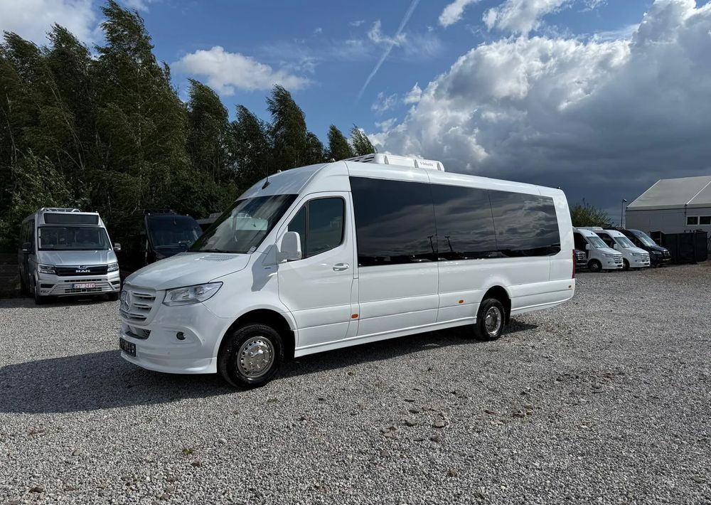 Mercedes-Benz Sprinter 517 - Minibusz, Kisbusz: 2 kép. Mercedes-Benz Sprinter 517 - Minibusz, Kisbusz: 2 kép.
