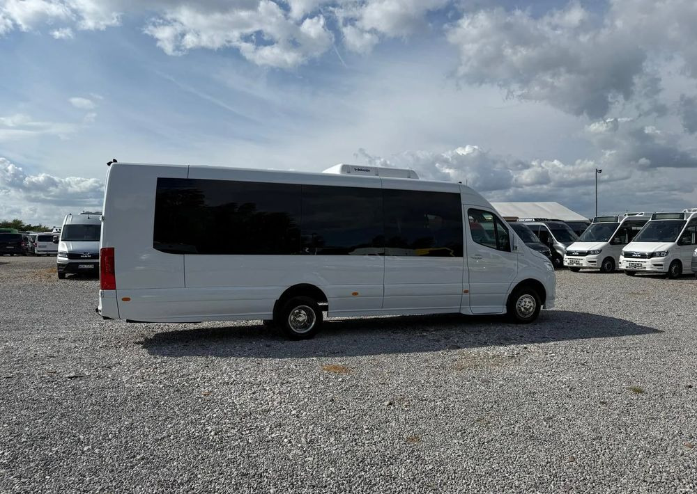Mercedes-Benz Sprinter 517 - Minibusz, Kisbusz: 4 kép. Mercedes-Benz Sprinter 517 - Minibusz, Kisbusz: 4 kép.
