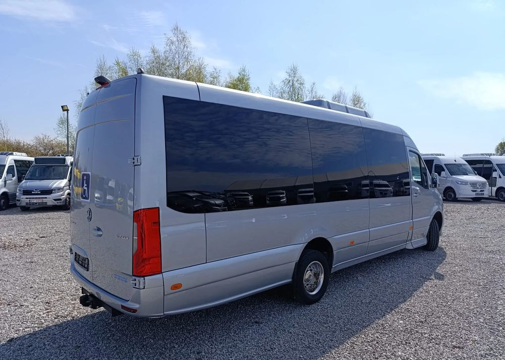 Mercedes-Benz Sprinter 517 - Minibusz, Kisbusz: 4 kép. Mercedes-Benz Sprinter 517 - Minibusz, Kisbusz: 4 kép.