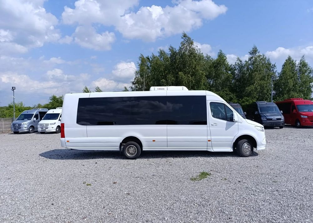 Mercedes-Benz Sprinter 519 - Minibusz, Kisbusz: 3 kép. Mercedes-Benz Sprinter 519 - Minibusz, Kisbusz: 3 kép.