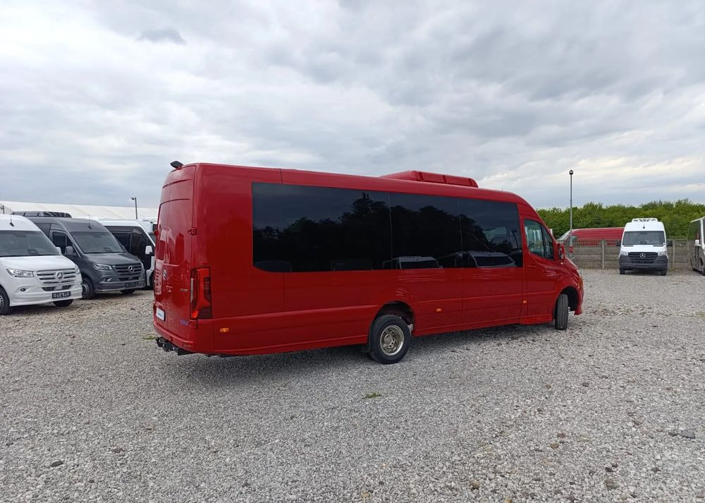 Mercedes-Benz Sprinter 519 - Minibusz, Kisbusz: 4 kép. Mercedes-Benz Sprinter 519 - Minibusz, Kisbusz: 4 kép.