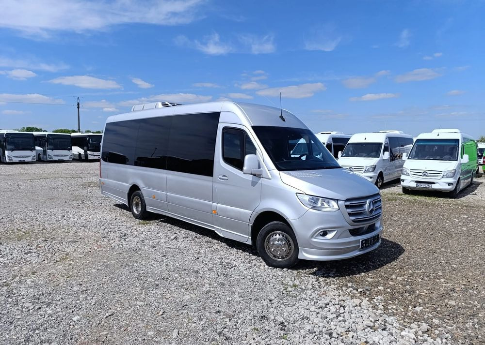 Mercedes-Benz Sprinter 519 - Minibusz, Kisbusz: 2 kép. Mercedes-Benz Sprinter 519 - Minibusz, Kisbusz: 2 kép.
