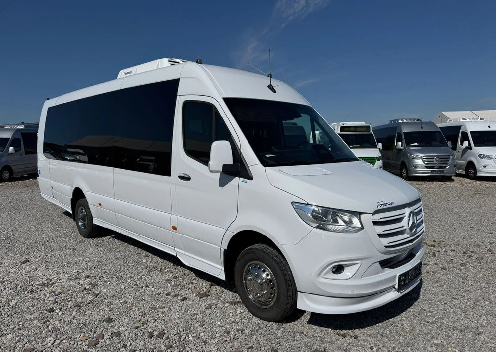 Mercedes-Benz Sprinter 519 - Minibusz, Kisbusz: 2 kép. Mercedes-Benz Sprinter 519 - Minibusz, Kisbusz: 2 kép.