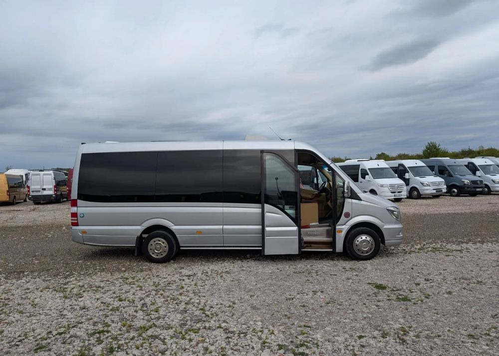 Mercedes-Benz Sprinter 519 - Minibusz, Kisbusz: 3 kép. Mercedes-Benz Sprinter 519 - Minibusz, Kisbusz: 3 kép.