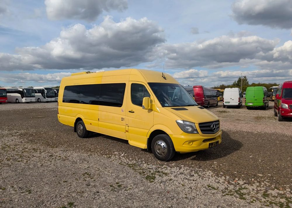 Mercedes-Benz Sprinter 519 - Minibusz, Kisbusz: 2 kép. Mercedes-Benz Sprinter 519 - Minibusz, Kisbusz: 2 kép.