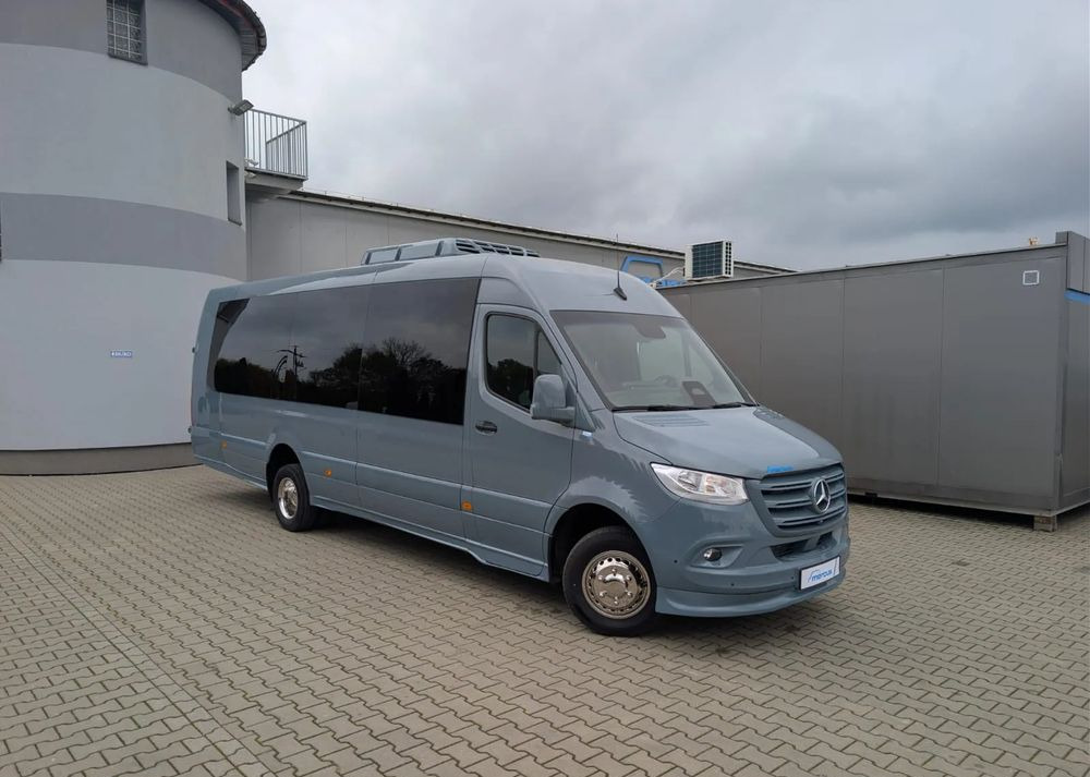 Mercedes-Benz Sprinter 519 - Minibusz, Kisbusz: 2 kép. Mercedes-Benz Sprinter 519 - Minibusz, Kisbusz: 2 kép.