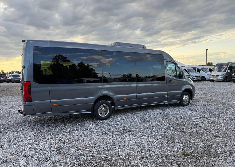 Mercedes-Benz Sprinter 519 - Minibusz, Kisbusz: 4 kép. Mercedes-Benz Sprinter 519 - Minibusz, Kisbusz: 4 kép.