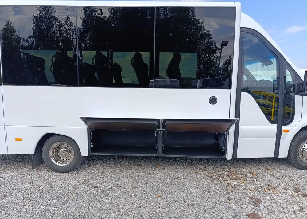 Mercedes-Benz Sprinter 519 - Minibusz, Kisbusz: 4 kép. Mercedes-Benz Sprinter 519 - Minibusz, Kisbusz: 4 kép.