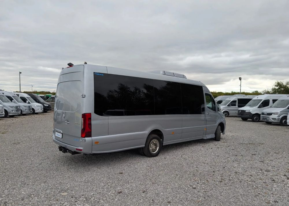 Mercedes-Benz Sprinter 519 - Minibusz, Kisbusz: 4 kép. Mercedes-Benz Sprinter 519 - Minibusz, Kisbusz: 4 kép.