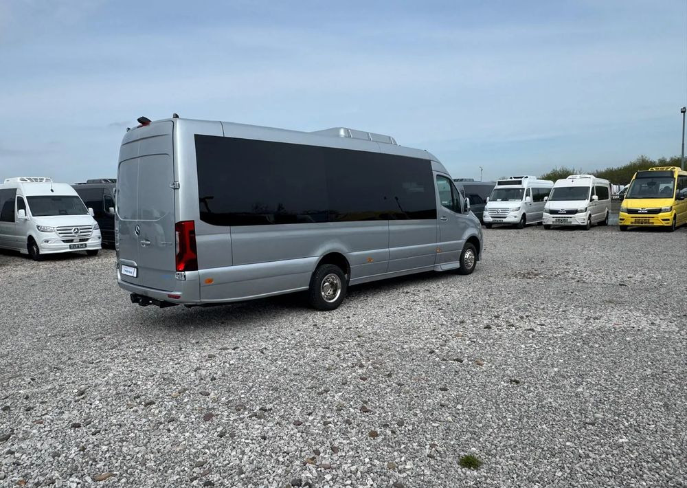 Mercedes-Benz Sprinter 519 - Minibusz, Kisbusz: 4 kép. Mercedes-Benz Sprinter 519 - Minibusz, Kisbusz: 4 kép.