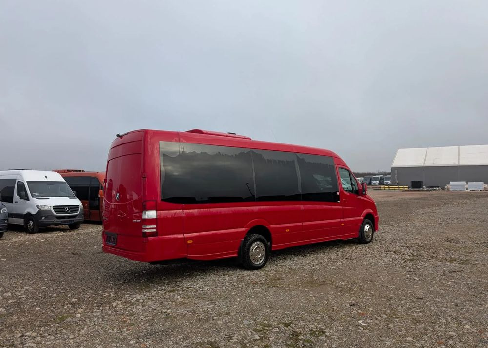 Mercedes-Benz Sprinter 519 - Minibusz, Kisbusz: 4 kép. Mercedes-Benz Sprinter 519 - Minibusz, Kisbusz: 4 kép.