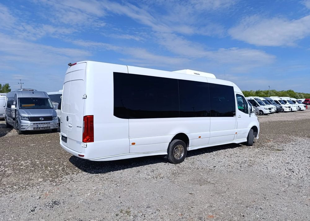 Mercedes-Benz Sprinter 519 - Minibusz, Kisbusz: 4 kép. Mercedes-Benz Sprinter 519 - Minibusz, Kisbusz: 4 kép.