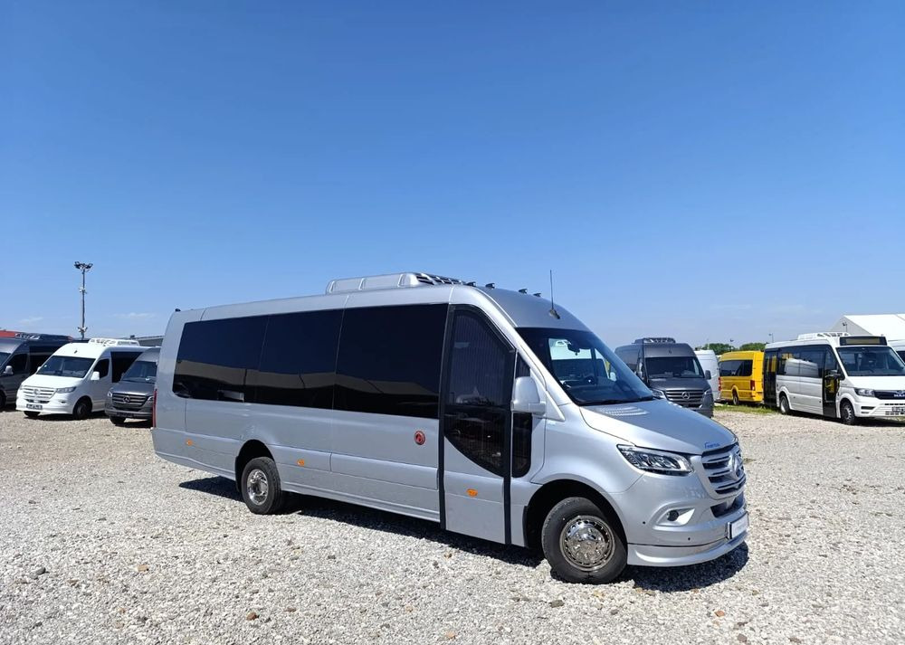 Mercedes-Benz Sprinter 519 - Minibusz, Kisbusz: 2 kép. Mercedes-Benz Sprinter 519 - Minibusz, Kisbusz: 2 kép.