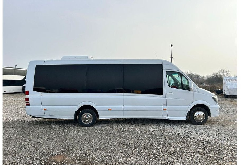 Mercedes-Benz Sprinter 519 - Minibusz, Kisbusz: 4 kép. Mercedes-Benz Sprinter 519 - Minibusz, Kisbusz: 4 kép.