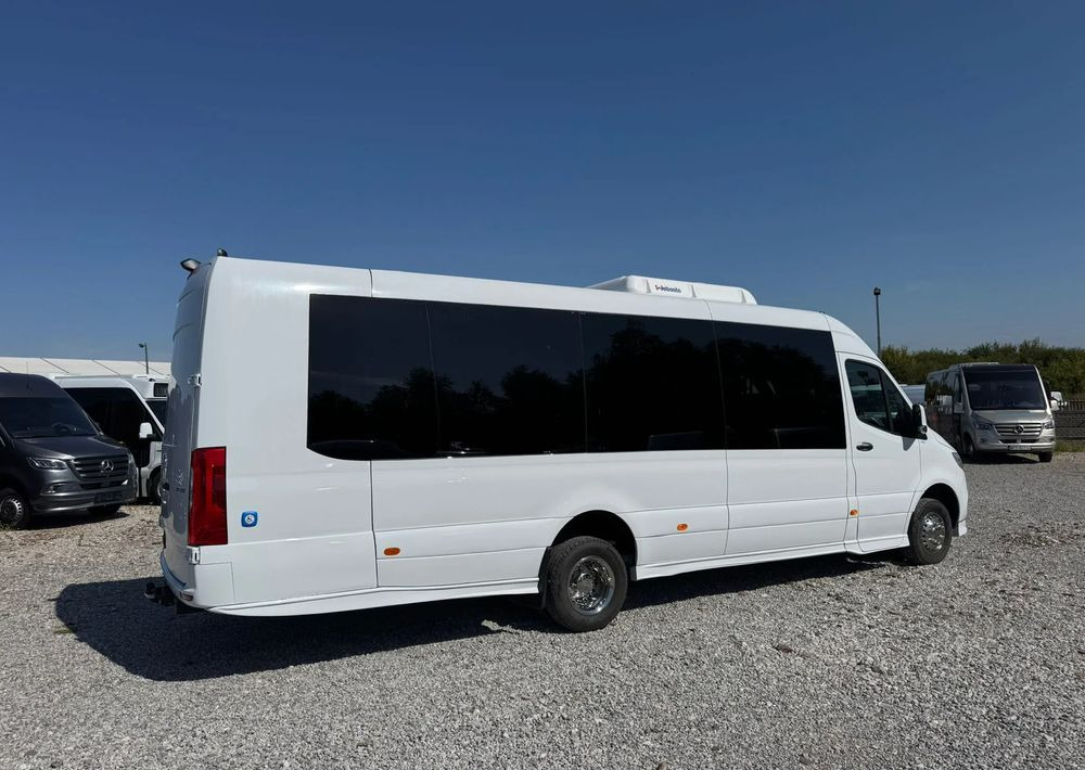 Mercedes-Benz Sprinter 519 - Minibusz, Kisbusz: 4 kép. Mercedes-Benz Sprinter 519 - Minibusz, Kisbusz: 4 kép.