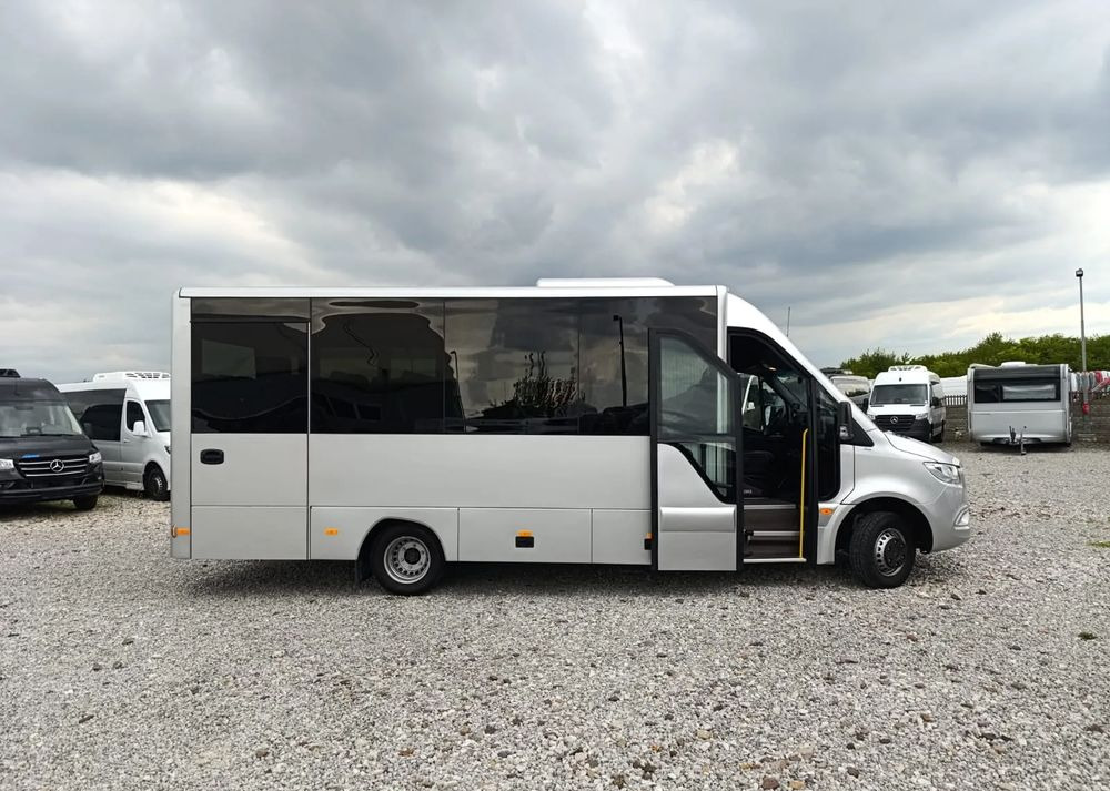 Mercedes-Benz Sprinter 519 - Minibusz, Kisbusz: 3 kép. Mercedes-Benz Sprinter 519 - Minibusz, Kisbusz: 3 kép.
