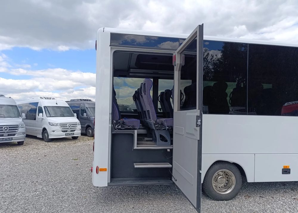 Mercedes-Benz Sprinter 519 - Minibusz, Kisbusz: 5 kép. Mercedes-Benz Sprinter 519 - Minibusz, Kisbusz: 5 kép.