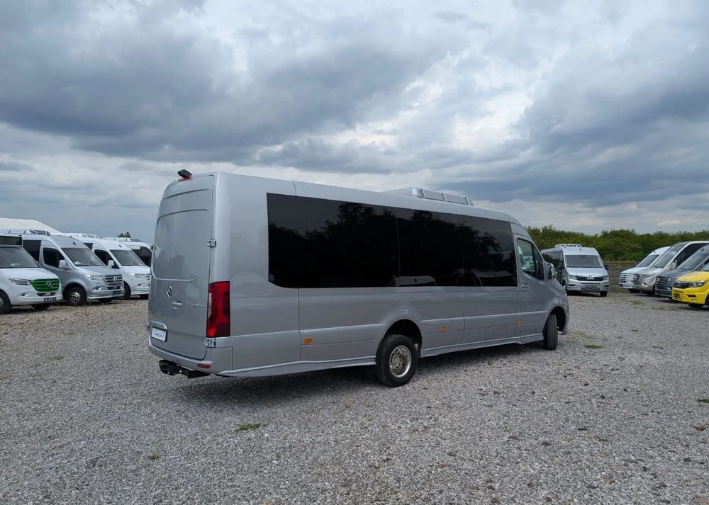 Mercedes-Benz Sprinter 519 - Minibusz, Kisbusz: 4 kép. Mercedes-Benz Sprinter 519 - Minibusz, Kisbusz: 4 kép.