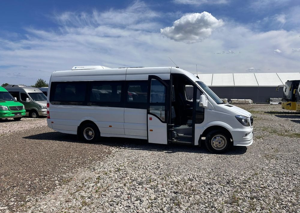 Mercedes-Benz Sprinter 519 - Minibusz, Kisbusz: 3 kép. Mercedes-Benz Sprinter 519 - Minibusz, Kisbusz: 3 kép.