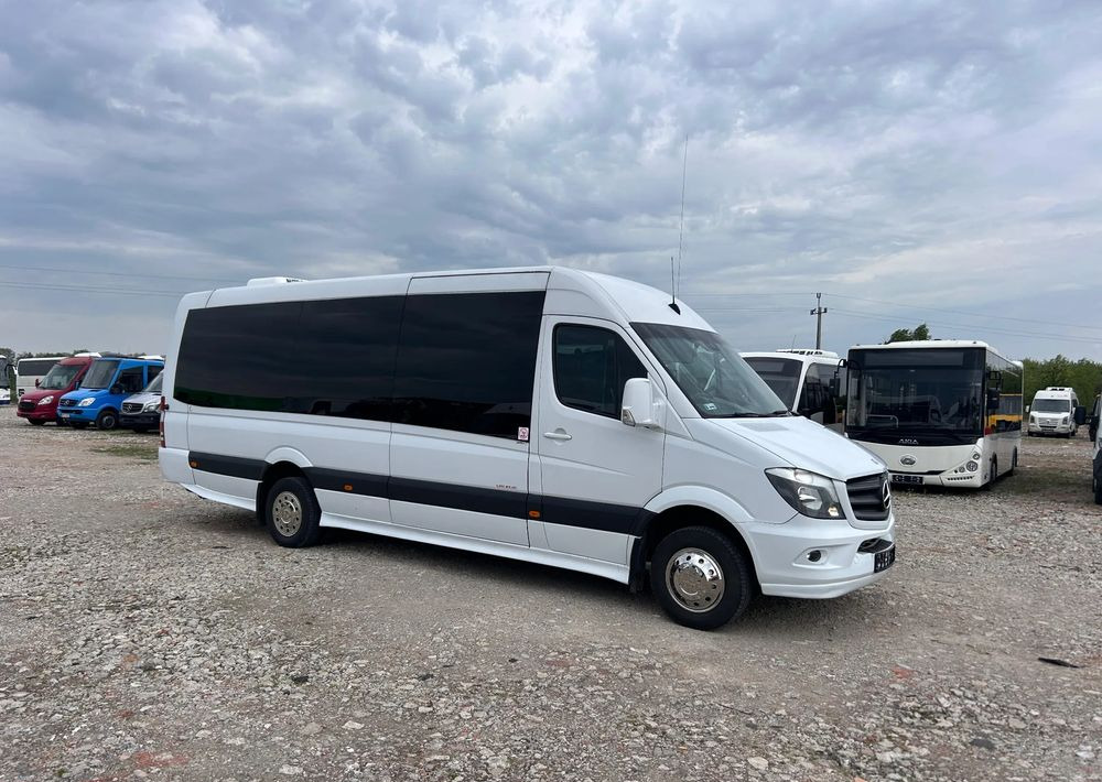 Mercedes-Benz Sprinter 519 - Minibusz, Kisbusz: 2 kép. Mercedes-Benz Sprinter 519 - Minibusz, Kisbusz: 2 kép.