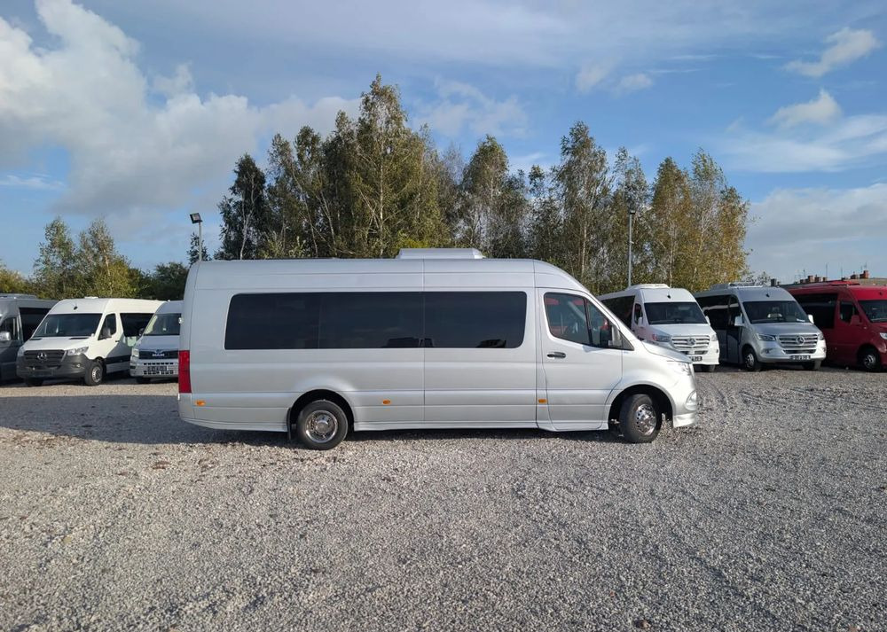 Mercedes-Benz Sprinter 519 - Minibusz, Kisbusz: 3 kép. Mercedes-Benz Sprinter 519 - Minibusz, Kisbusz: 3 kép.