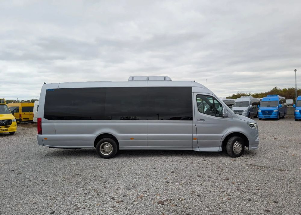 Mercedes-Benz Sprinter 519 - Minibusz, Kisbusz: 3 kép. Mercedes-Benz Sprinter 519 - Minibusz, Kisbusz: 3 kép.