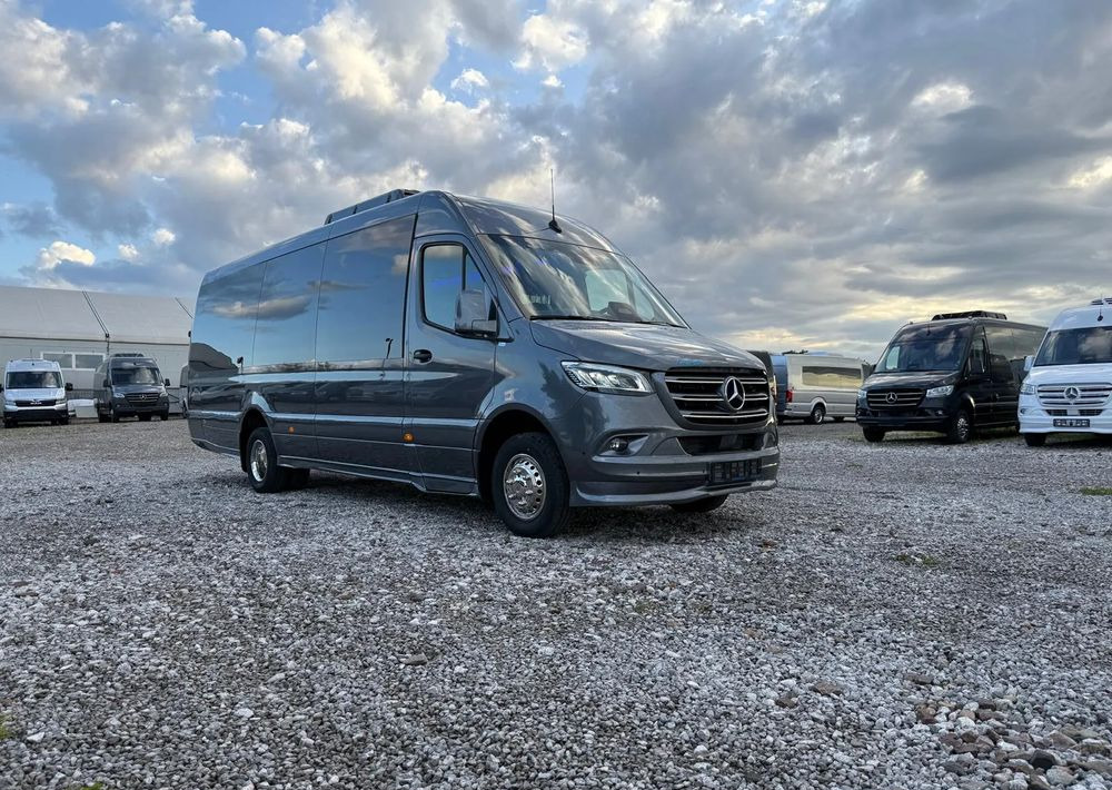 Mercedes-Benz Sprinter 519 - Minibusz, Kisbusz: 2 kép. Mercedes-Benz Sprinter 519 - Minibusz, Kisbusz: 2 kép.